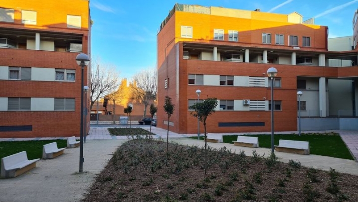 Foto 2 -  El Ayuntamiento concluye las obras para transformar cinco plazas del barrio El Zurguén en espacios más saludables 